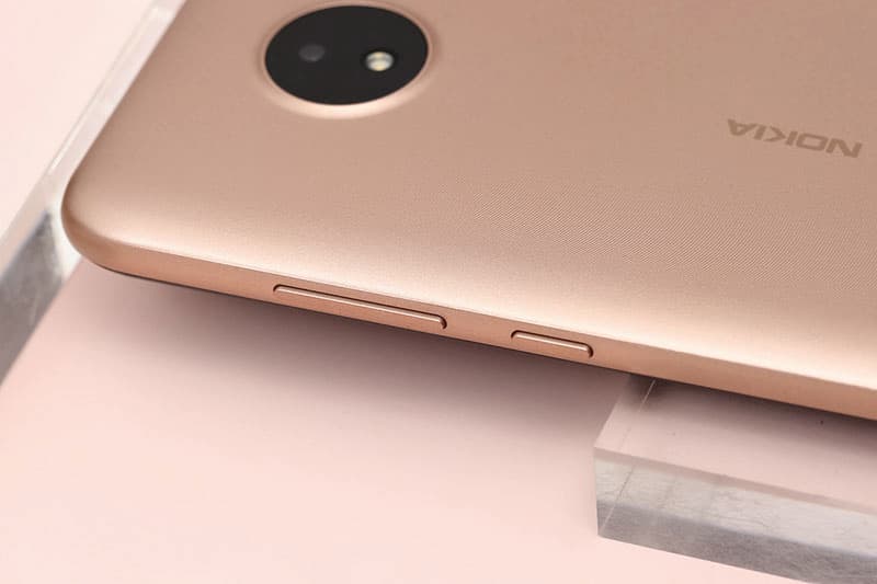 لبه سمت چپ گوشی Nokia C20
